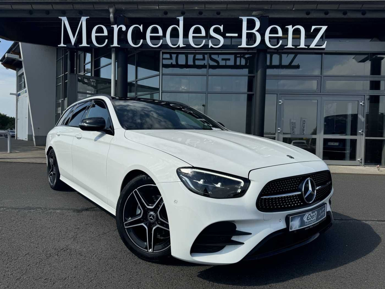 Mercedes-Benz E 220d T AMG+Pano+AHK+Night+TotW+ RKamera+Ambien - Personenwagen: afbeelding 1 Mercedes-Benz E 220d T AMG+Pano+AHK+Night+TotW+ RKamera+Ambien - Personenwagen: afbeelding 1
