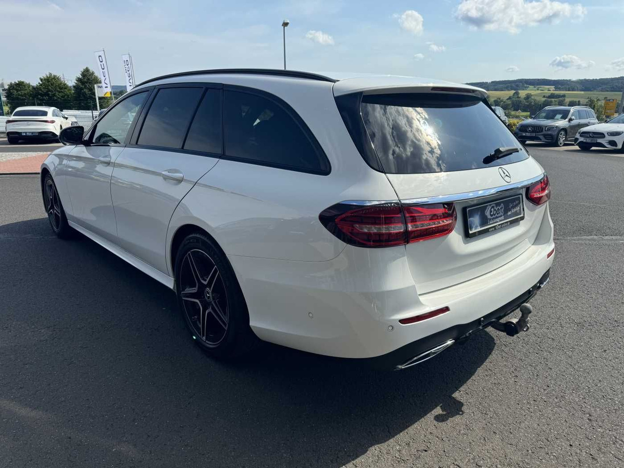 Mercedes-Benz E 220d T AMG+Pano+AHK+Night+TotW+ RKamera+Ambien - Personenwagen: afbeelding 3 Mercedes-Benz E 220d T AMG+Pano+AHK+Night+TotW+ RKamera+Ambien - Personenwagen: afbeelding 3