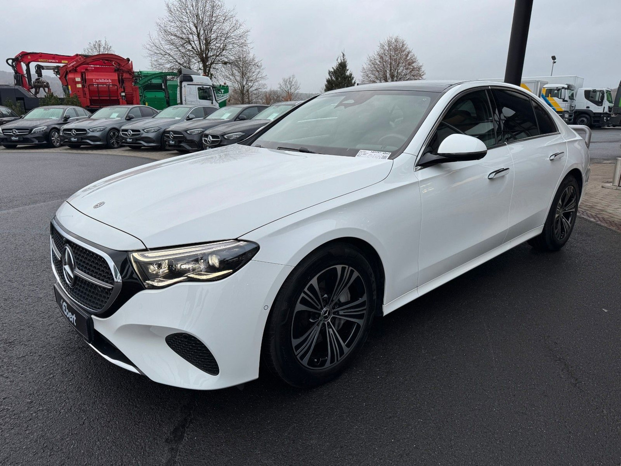 Mercedes-Benz E 450 4M Avantgarde+Pano+DistrPro+Digital+360 - Sedan: afbeelding 3 Mercedes-Benz E 450 4M Avantgarde+Pano+DistrPro+Digital+360 - Sedan: afbeelding 3