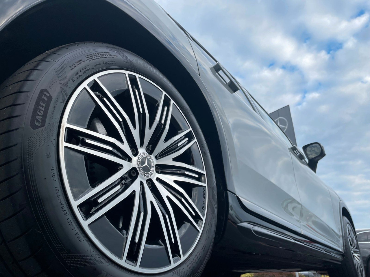 Mercedes-Benz EQS SUV 580 AMG DigL+AIR+HUD+Hyper+Burm+Pano - SUV: afbeelding 5 Mercedes-Benz EQS SUV 580 AMG DigL+AIR+HUD+Hyper+Burm+Pano - SUV: afbeelding 5