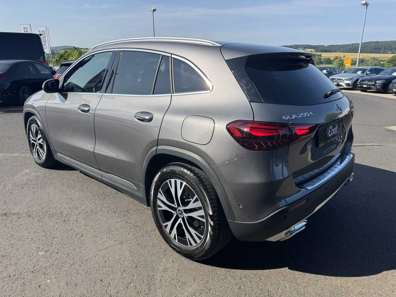 Mercedes-Benz GLA 200d 4M Progressive+Distr+Ambiente+Offroad - SUV: afbeelding 3 Mercedes-Benz GLA 200d 4M Progressive+Distr+Ambiente+Offroad - SUV: afbeelding 3