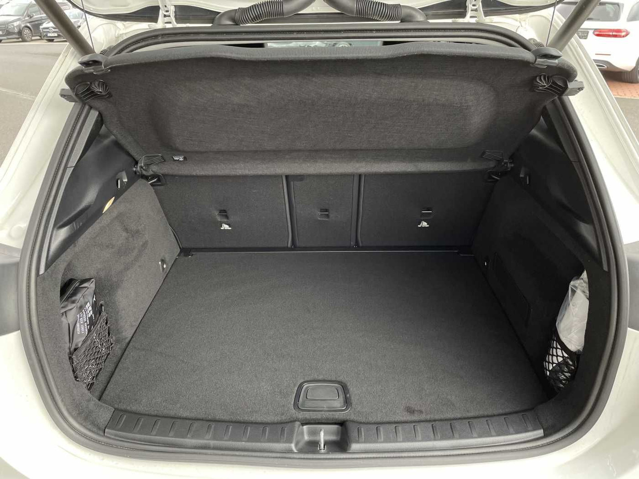 SUV Mercedes-Benz GLA 220 4M 8G Progressive R-Kamera +Distr+Ambien: afbeelding 6