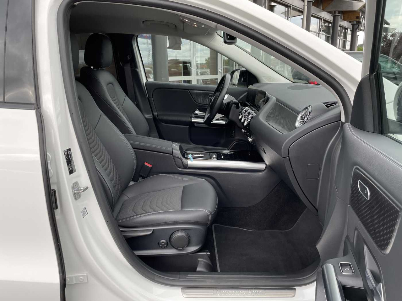 SUV Mercedes-Benz GLA 220 4M 8G Progressive R-Kamera +Distr+Ambien: afbeelding 8