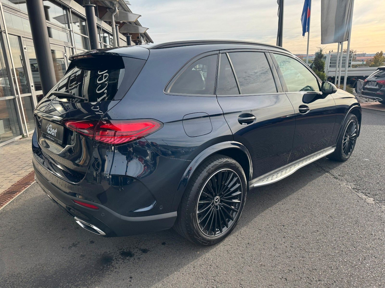 Mercedes-Benz GLC 300 4M+AMG+Pano+Burm+360+Memory - SUV: afbeelding 4 Mercedes-Benz GLC 300 4M+AMG+Pano+Burm+360+Memory - SUV: afbeelding 4