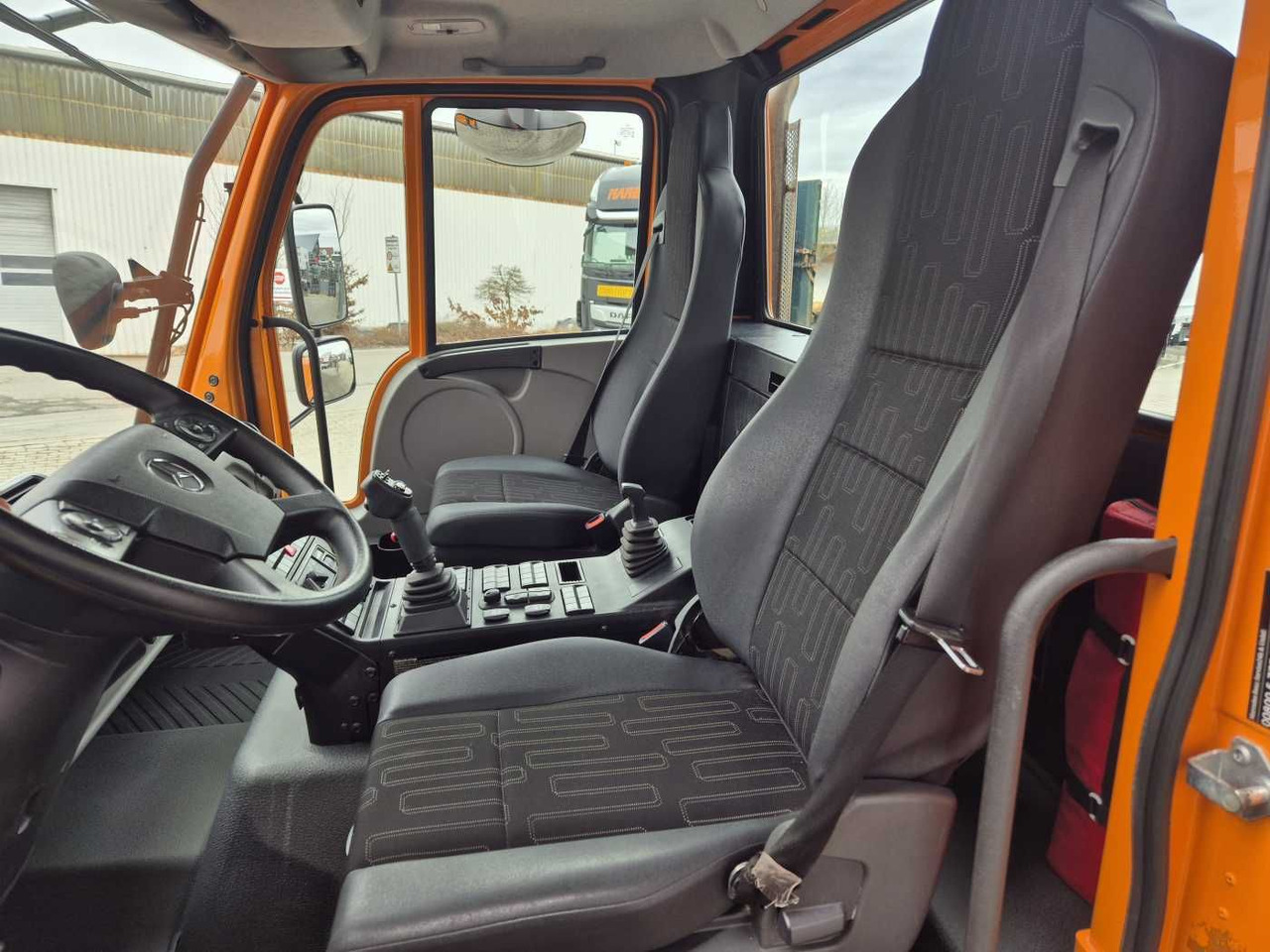 Nieuw Kipper vrachtwagen Mercedes-Benz Unimog U423 4x4 Hydrostat Zapfwelle: afbeelding 11 Nieuw Kipper vrachtwagen Mercedes-Benz Unimog U423 4x4 Hydrostat Zapfwelle: afbeelding 11