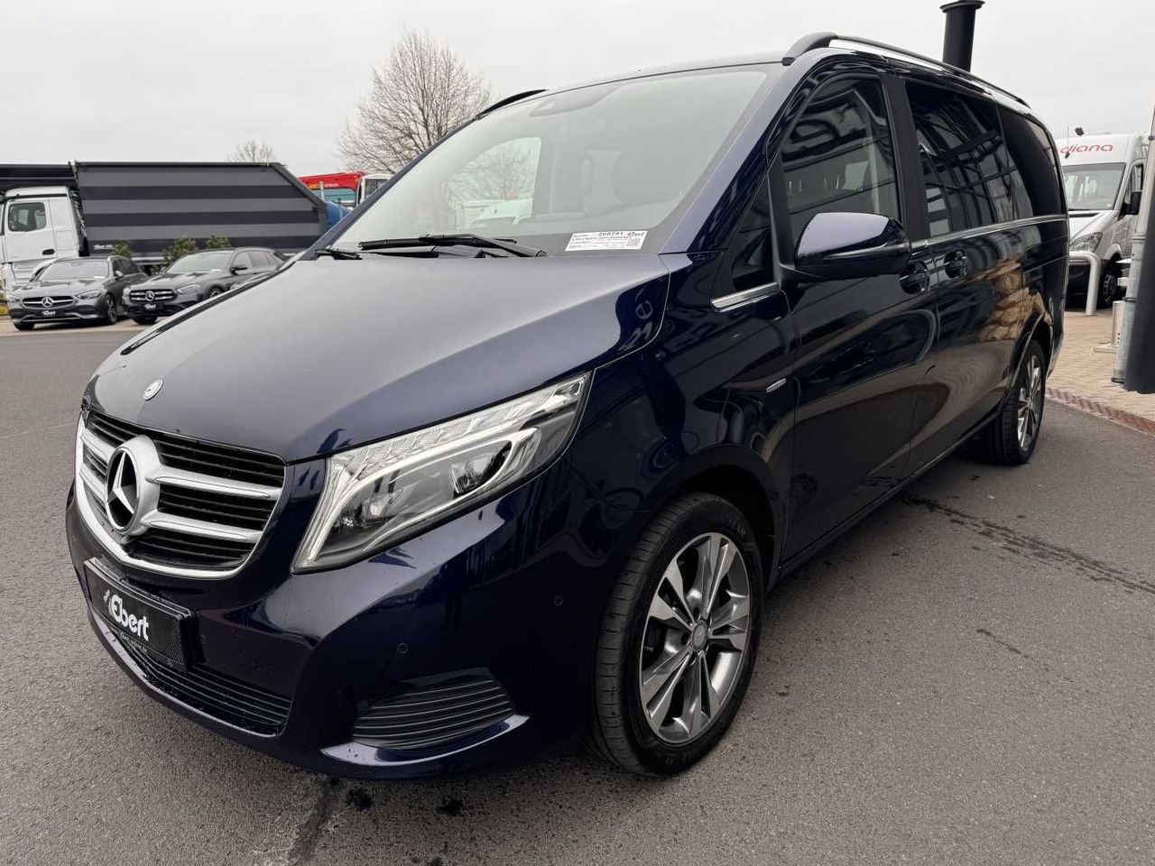 Mercedes-Benz V 250 d AVA ED 4MATIC Panorama Tisch 360 Sound - Personenwagen: afbeelding 3 Mercedes-Benz V 250 d AVA ED 4MATIC Panorama Tisch 360 Sound - Personenwagen: afbeelding 3