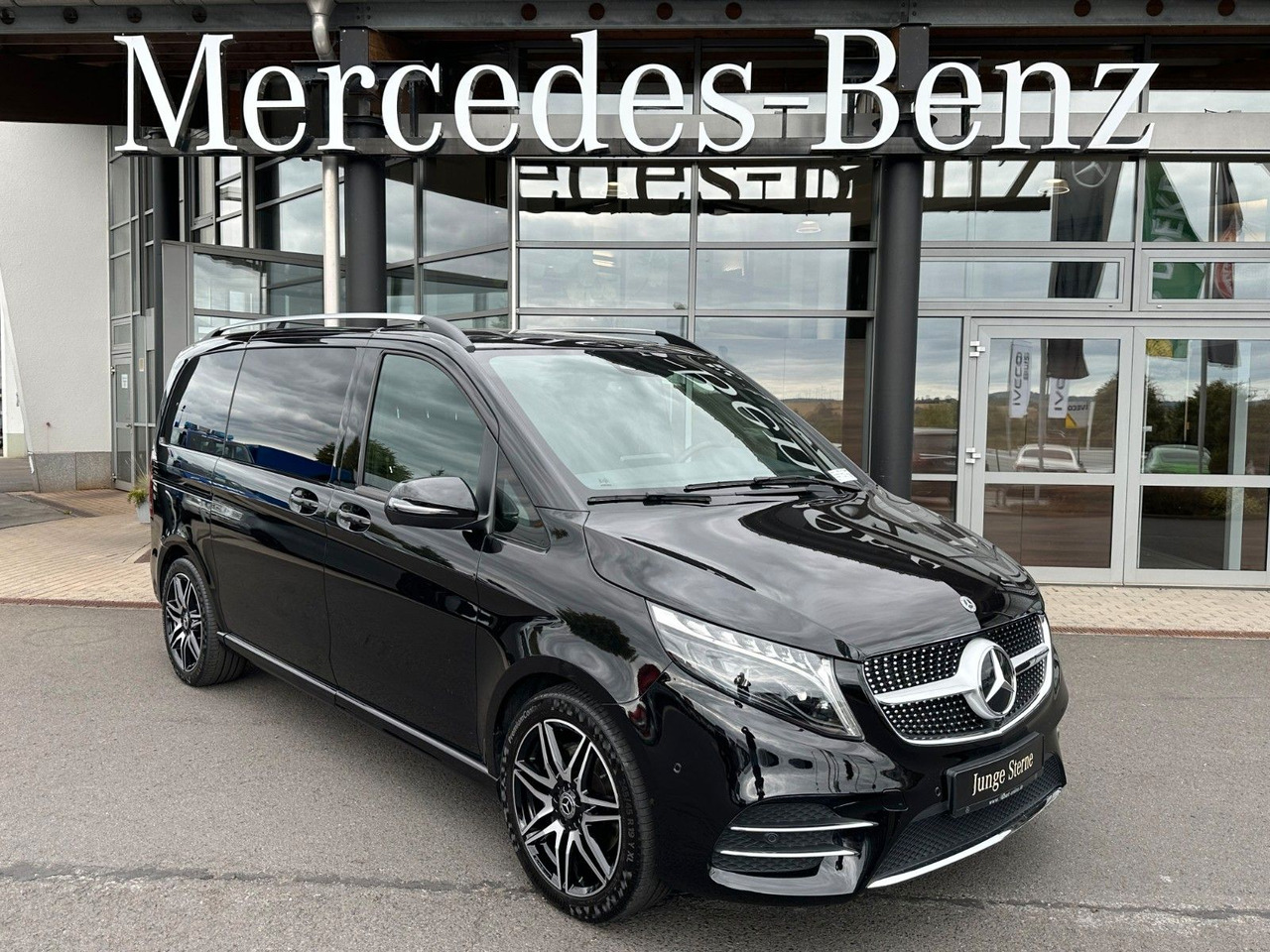 Mercedes-Benz V 250 d EDITION AMG Kompakt ILS elektr Türen - Stationwagen: afbeelding 1 Mercedes-Benz V 250 d EDITION AMG Kompakt ILS elektr Türen - Stationwagen: afbeelding 1