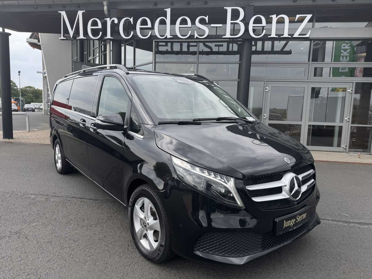 Mercedes-Benz V 300 d 4MATIC AVA 3430 AHK2,5 DISTRONIC 360 - Personenwagen: afbeelding 1 Mercedes-Benz V 300 d 4MATIC AVA 3430 AHK2,5 DISTRONIC 360 - Personenwagen: afbeelding 1