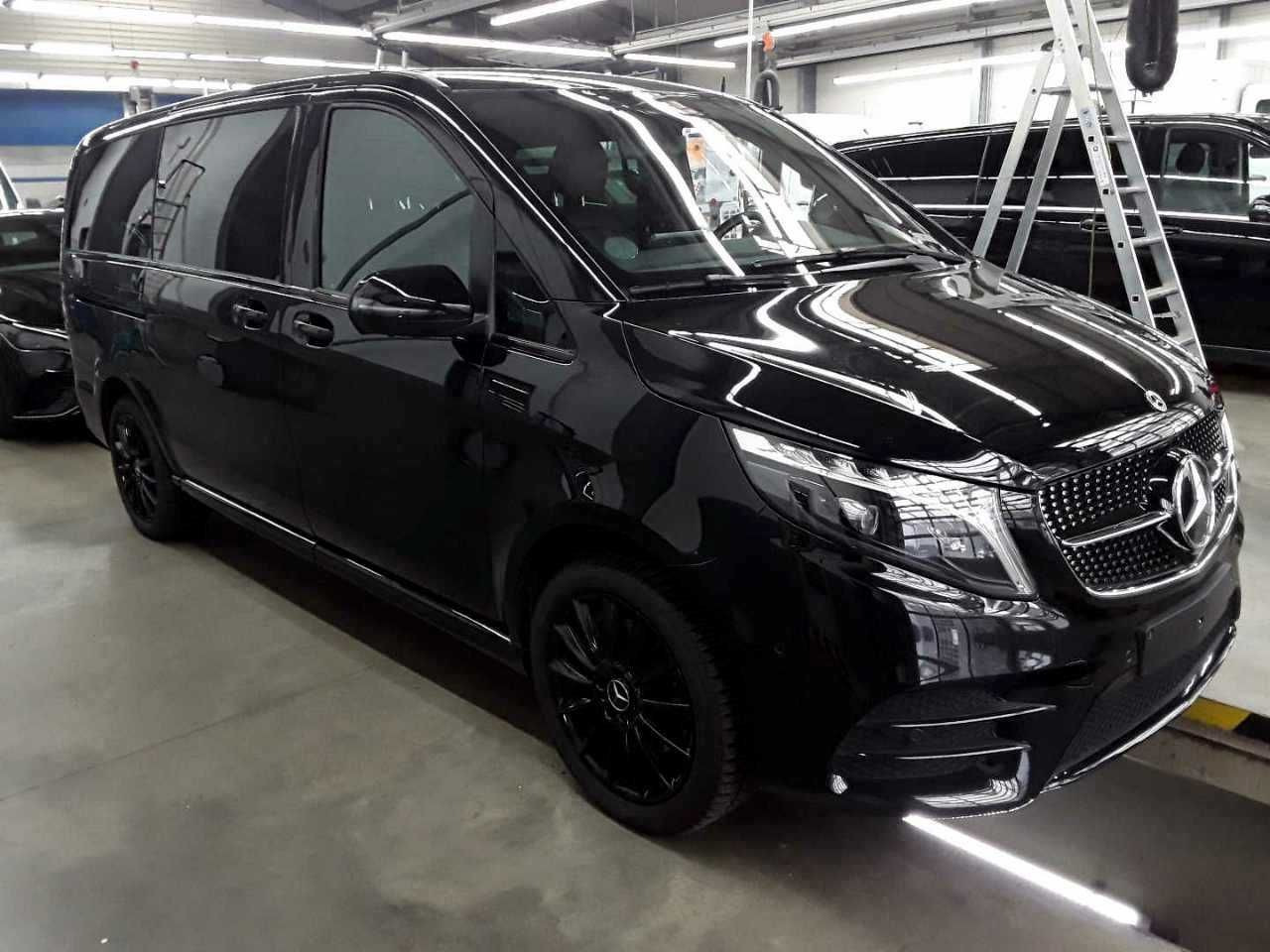 Mercedes-Benz V 300 d 4MATIC EXCLUSIVE AMG Panorama DISTRONIC - Personenwagen: afbeelding 2 Mercedes-Benz V 300 d 4MATIC EXCLUSIVE AMG Panorama DISTRONIC - Personenwagen: afbeelding 2