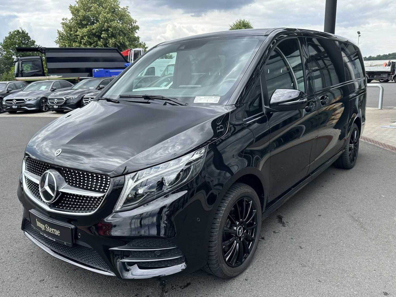 Mercedes-Benz V 300 d 4MATIC EXCLUSIVE AMG Panorama DISTRONIC - Personenwagen: afbeelding 3 Mercedes-Benz V 300 d 4MATIC EXCLUSIVE AMG Panorama DISTRONIC - Personenwagen: afbeelding 3