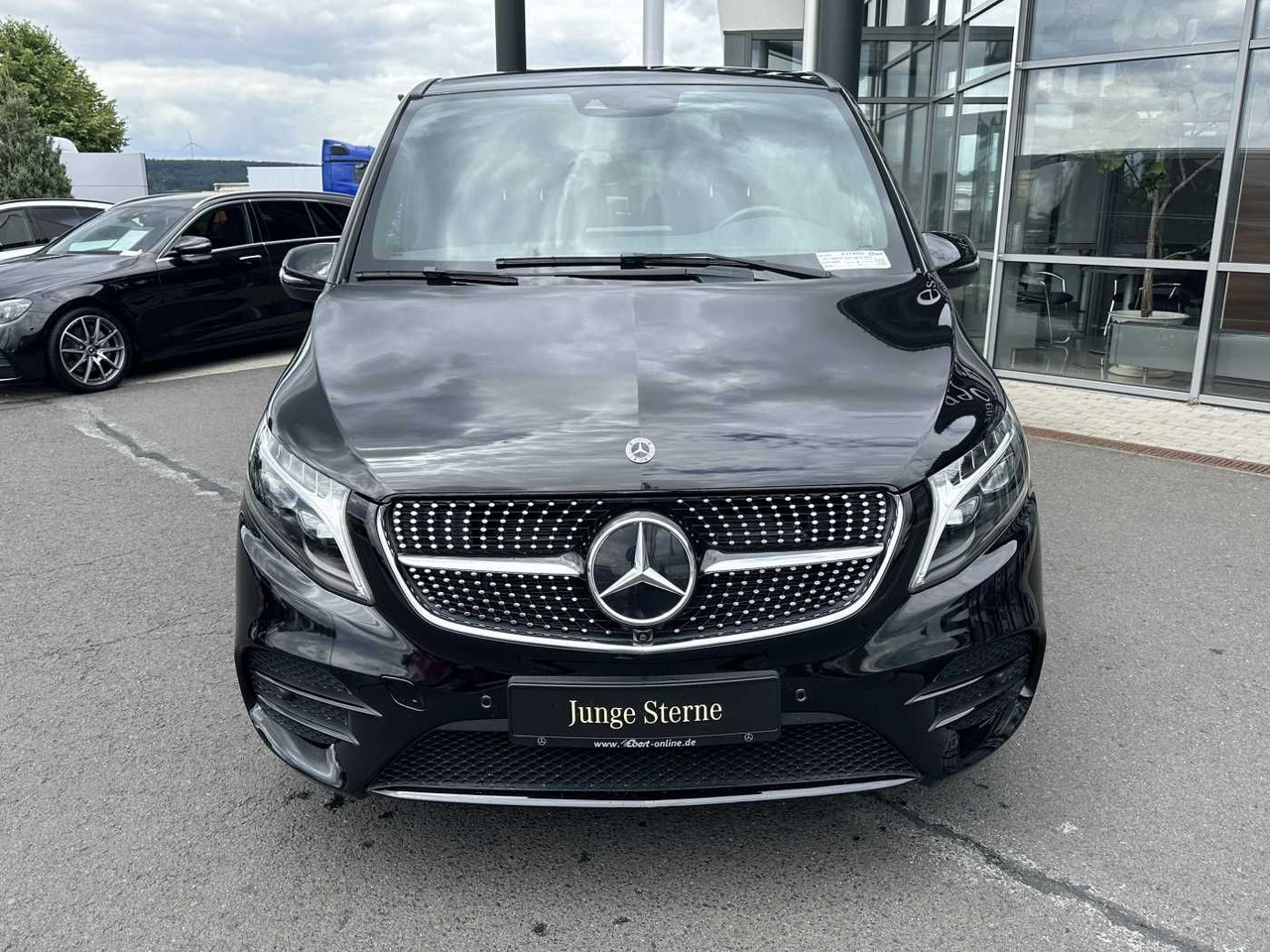 Mercedes-Benz V 300 d 4MATIC EXCLUSIVE AMG Panorama DISTRONIC - Personenwagen: afbeelding 2 Mercedes-Benz V 300 d 4MATIC EXCLUSIVE AMG Panorama DISTRONIC - Personenwagen: afbeelding 2