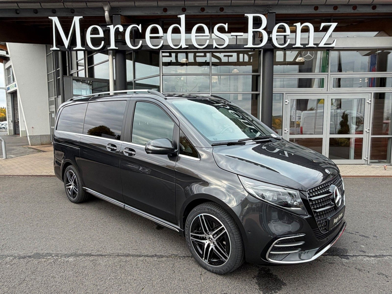 Mercedes-Benz V 300 d 4MATIC EXCLUSIVE AMG Panorama Standheiz - Stationwagen: afbeelding 1 Mercedes-Benz V 300 d 4MATIC EXCLUSIVE AMG Panorama Standheiz - Stationwagen: afbeelding 1