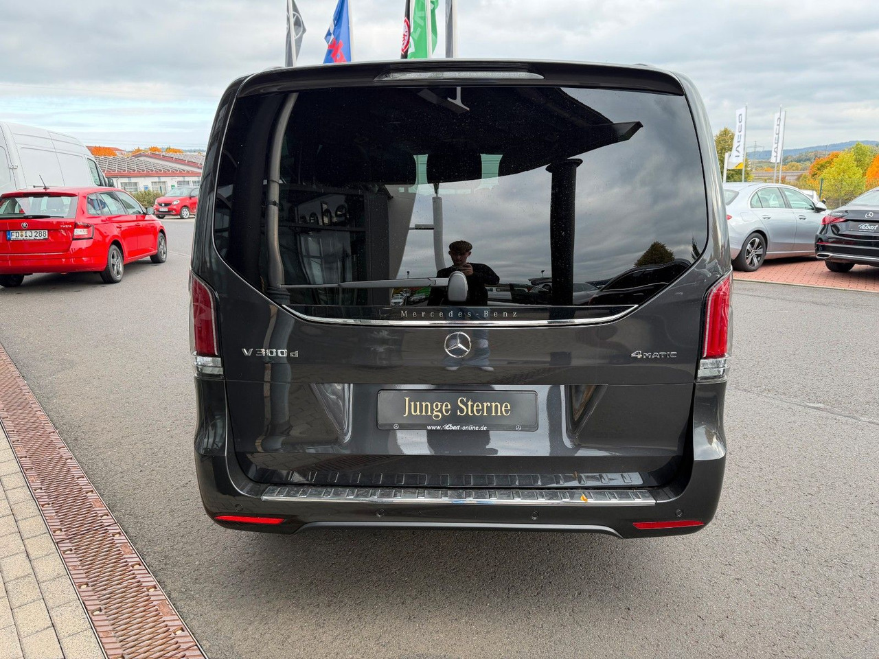 Mercedes-Benz V 300 d 4MATIC EXCLUSIVE AMG Panorama Standheiz - Stationwagen: afbeelding 5 Mercedes-Benz V 300 d 4MATIC EXCLUSIVE AMG Panorama Standheiz - Stationwagen: afbeelding 5