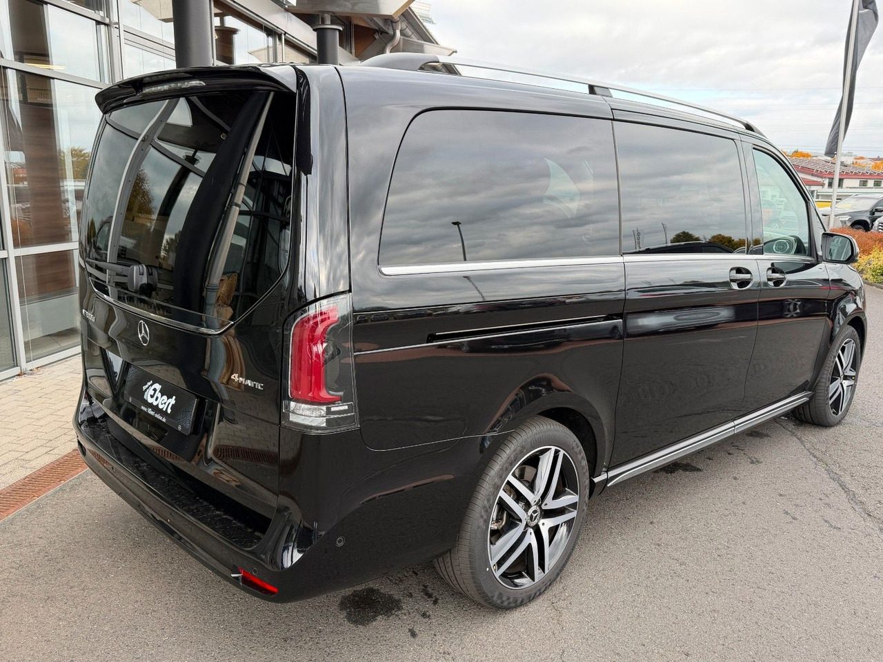 Mercedes-Benz V 300 d 4MATIC EXCLUSIVE Luxus-Sitze AHK2,5to - Stationwagen: afbeelding 4 Mercedes-Benz V 300 d 4MATIC EXCLUSIVE Luxus-Sitze AHK2,5to - Stationwagen: afbeelding 4