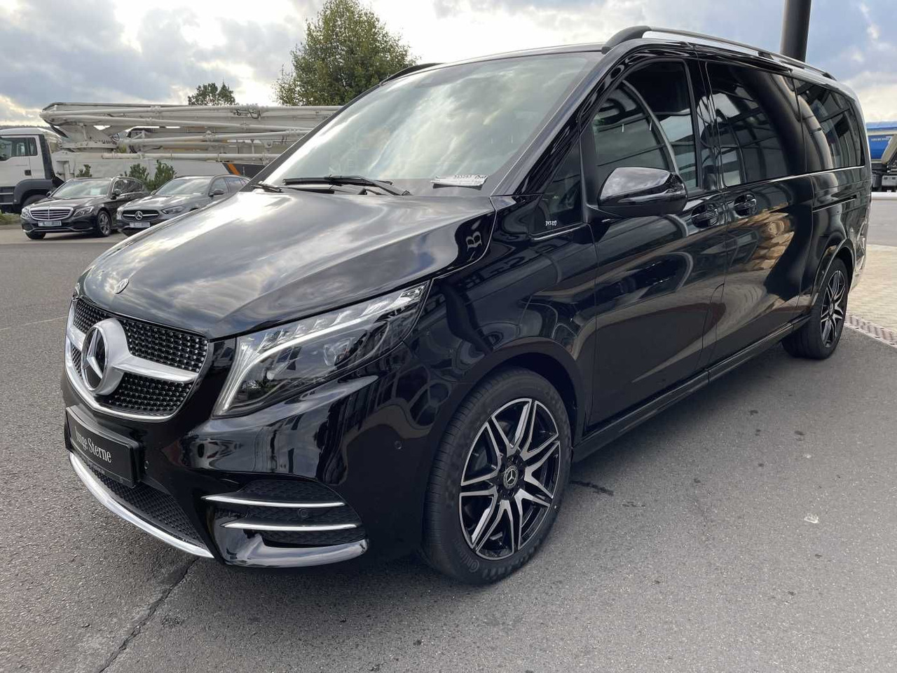 Mercedes-Benz V 300 d AVA 4MATIC AMG Kühlschrank AIRMATIC - Personenwagen: afbeelding 2 Mercedes-Benz V 300 d AVA 4MATIC AMG Kühlschrank AIRMATIC - Personenwagen: afbeelding 2
