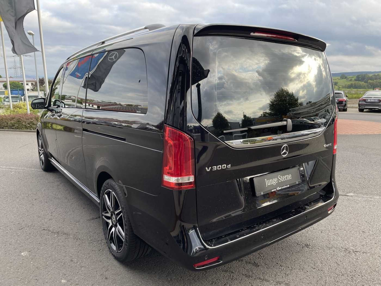 Mercedes-Benz V 300 d AVA 4MATIC AMG Kühlschrank AIRMATIC - Stationwagen: afbeelding 3 Mercedes-Benz V 300 d AVA 4MATIC AMG Kühlschrank AIRMATIC - Stationwagen: afbeelding 3