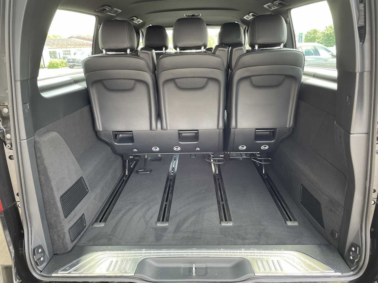 Mercedes-Benz V 300 d AVA 4MATIC AMG Kühlschrank AIRMATIC - Stationwagen: afbeelding 5 Mercedes-Benz V 300 d AVA 4MATIC AMG Kühlschrank AIRMATIC - Stationwagen: afbeelding 5