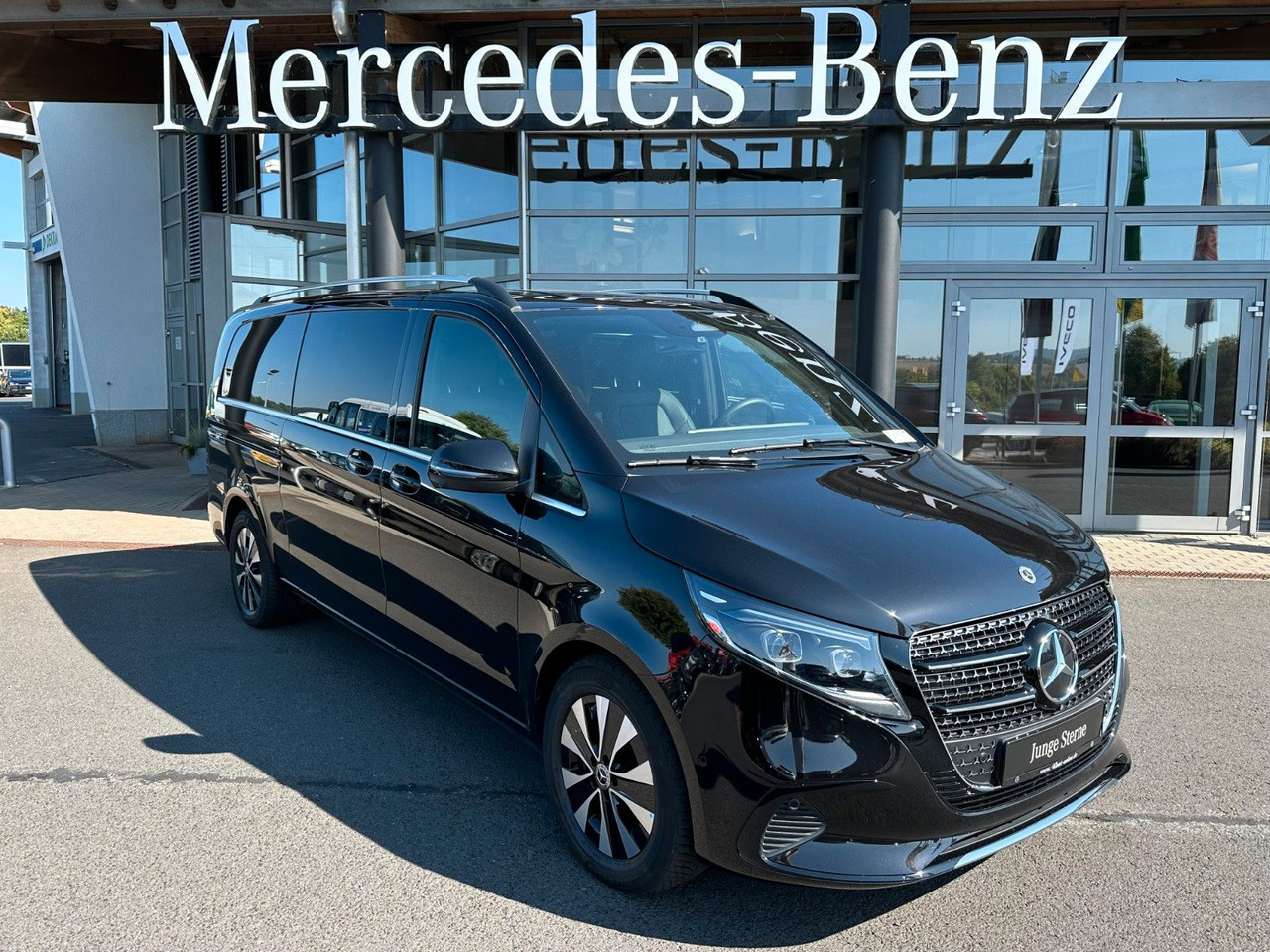 Mercedes-Benz V 300 d AVANTGARDE Extralang 360Kamera 8Sitze - Personenvervoer: afbeelding 1 Mercedes-Benz V 300 d AVANTGARDE Extralang 360Kamera 8Sitze - Personenvervoer: afbeelding 1