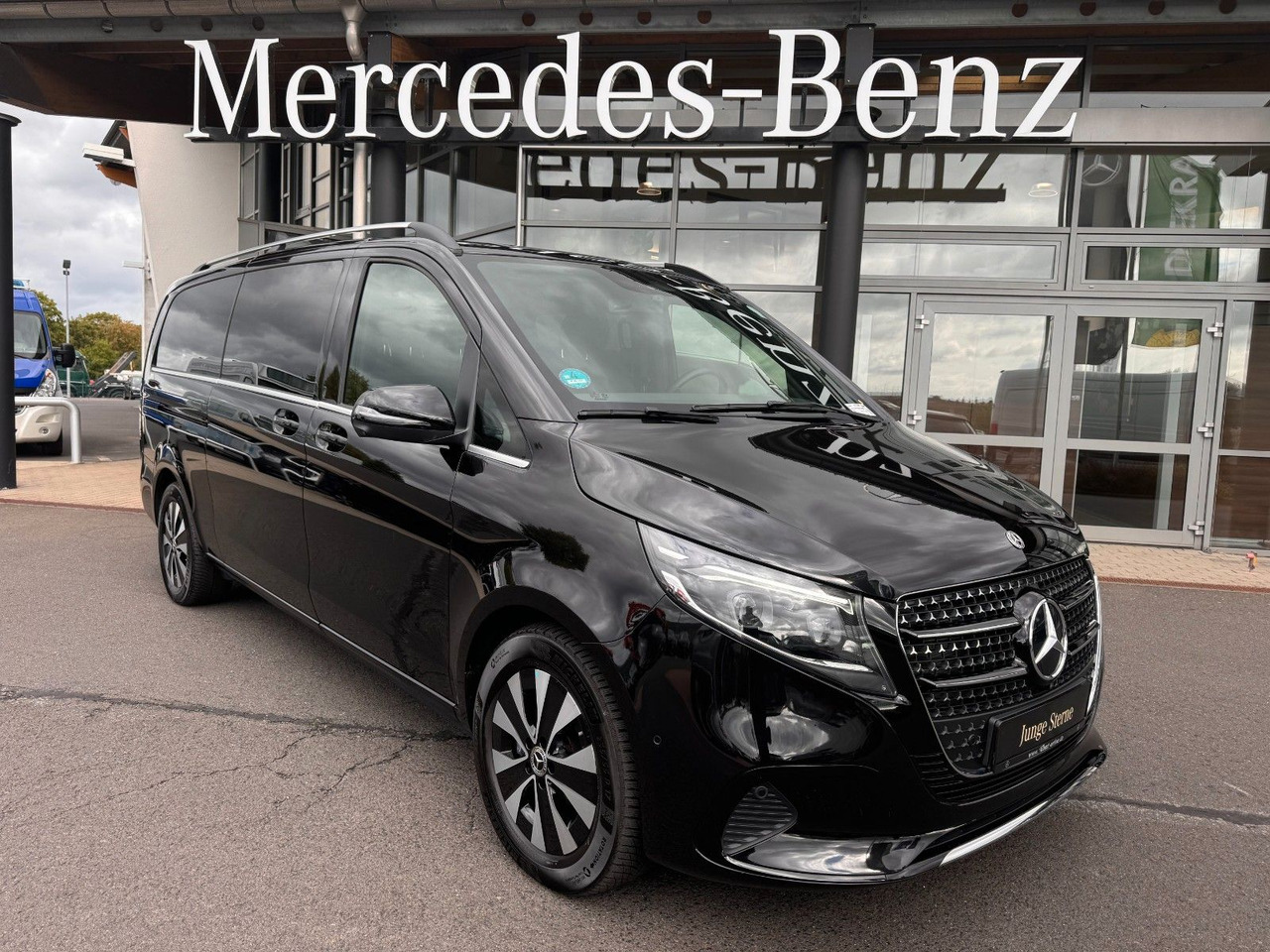 Mercedes-Benz V 300 d AVANTGARDE Extralang 360Kamera Standheiz - Stationwagen: afbeelding 1 Mercedes-Benz V 300 d AVANTGARDE Extralang 360Kamera Standheiz - Stationwagen: afbeelding 1