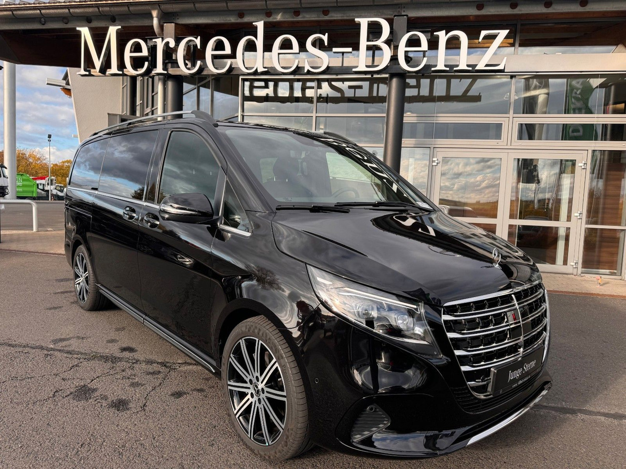 Mercedes-Benz V 300 d EXCLUSIVE AIRMATIC AHK2,5 Standheiz - Stationwagen: afbeelding 1 Mercedes-Benz V 300 d EXCLUSIVE AIRMATIC AHK2,5 Standheiz - Stationwagen: afbeelding 1