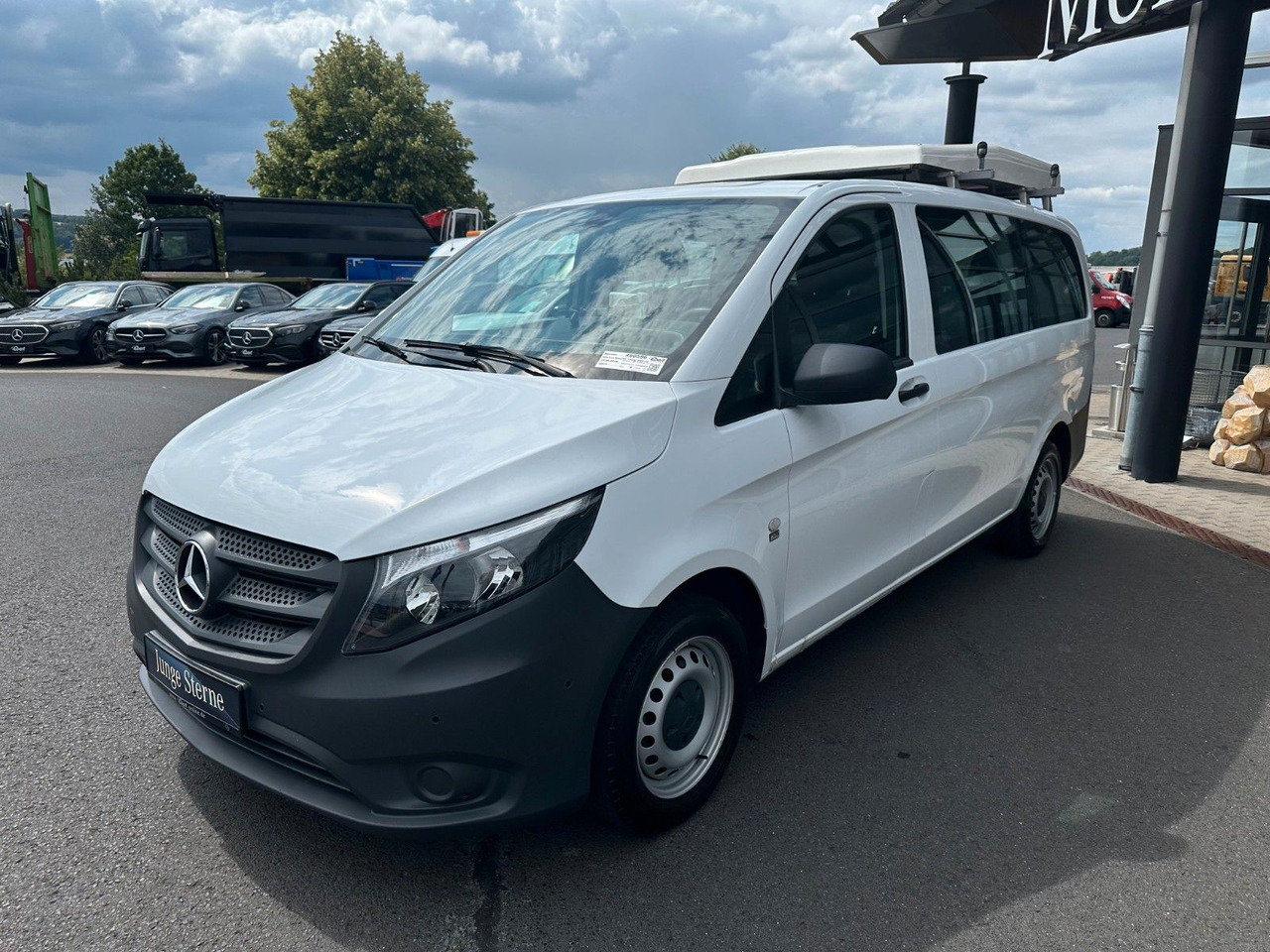 Mercedes-Benz Vito 111 CDI Tourer Begleitfahrzeug BF3+ / WVZ - Personenvervoer: afbeelding 4 Mercedes-Benz Vito 111 CDI Tourer Begleitfahrzeug BF3+ / WVZ - Personenvervoer: afbeelding 4
