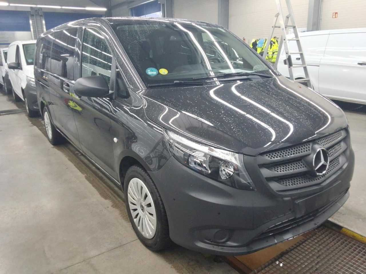 Mercedes-Benz Vito 116 CDI Tourer 2xKlima AHK Kamera Audio40 - Personenwagen: afbeelding 2 Mercedes-Benz Vito 116 CDI Tourer 2xKlima AHK Kamera Audio40 - Personenwagen: afbeelding 2