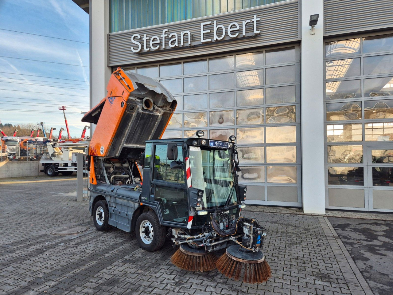 Schmidt Swingo Compact 200+ Winterdienst Klima - Veegwagen: afbeelding 2 Schmidt Swingo Compact 200+ Winterdienst Klima - Veegwagen: afbeelding 2