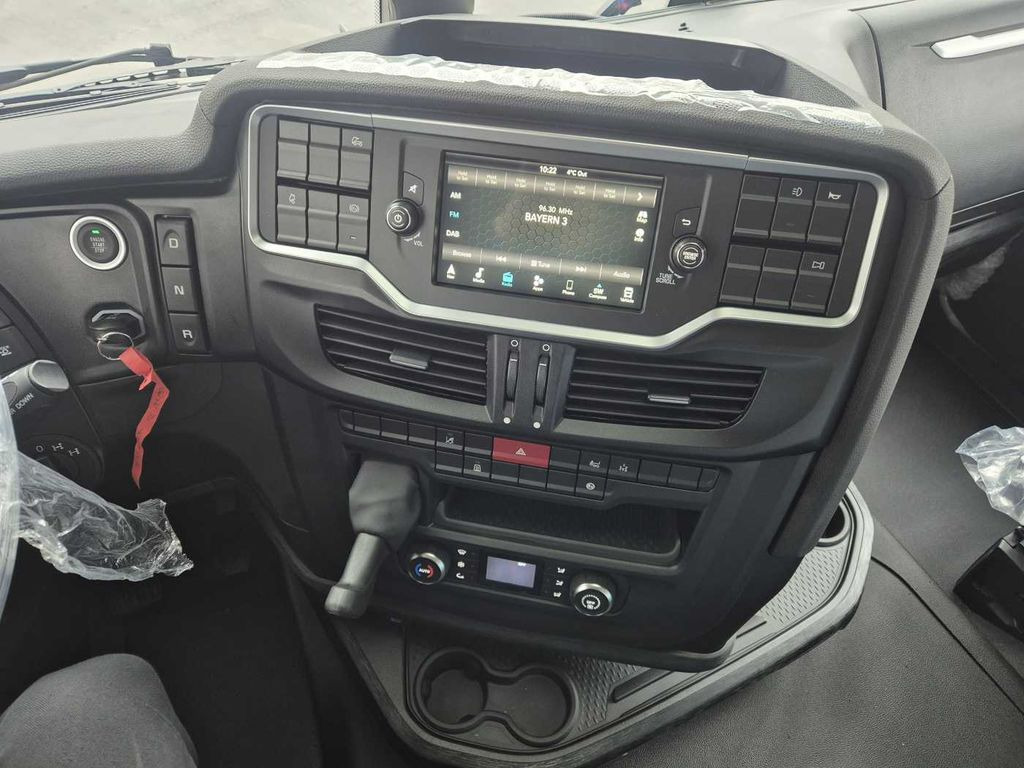 Nieuw Trekker Iveco X-Way AS440X57TZ/P ON+ 6x4 Intarder 2xBett Iveco X-Way AS440X57TZ/P ON+ 6x4 Intarder 2xBett: afbeelding 12 Nieuw Trekker Iveco X-Way AS440X57TZ/P ON+ 6x4 Intarder 2xBett Iveco X-Way AS440X57TZ/P ON+ 6x4 Intarder 2xBett: afbeelding 12