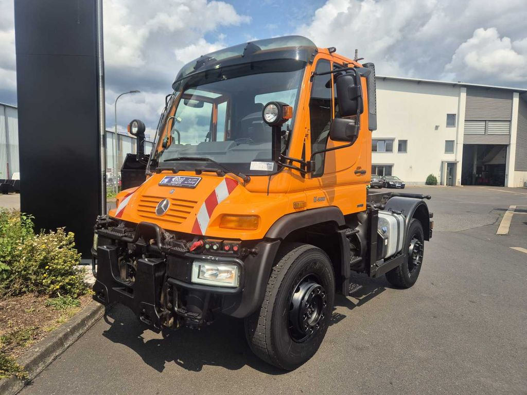 Unimog U 400 4x4 Fahrgestell Vario Pilot Zapfwelle LOF Unimog U 400 4x4 Fahrgestell Vario Pilot Zapfwelle LOF - Chassis vrachtwagen: afbeelding 2 Unimog U 400 4x4 Fahrgestell Vario Pilot Zapfwelle LOF Unimog U 400 4x4 Fahrgestell Vario Pilot Zapfwelle LOF - Chassis vrachtwagen: afbeelding 2