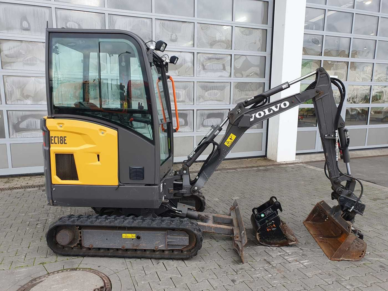 Volvo EC18E / nur 415h! / MS01 / 2021 / inkl 2x Löffel - Minigraafmachine: afbeelding 2 Volvo EC18E / nur 415h! / MS01 / 2021 / inkl 2x Löffel - Minigraafmachine: afbeelding 2