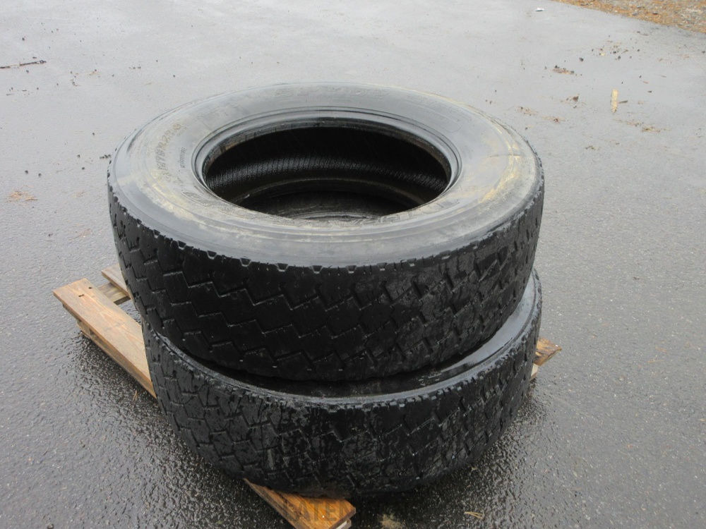 Dunlop 315/70 R22,5 renkaat 2kpl - Band voor Bouwmachine: afbeelding 1 Dunlop 315/70 R22,5 renkaat 2kpl - Band voor Bouwmachine: afbeelding 1