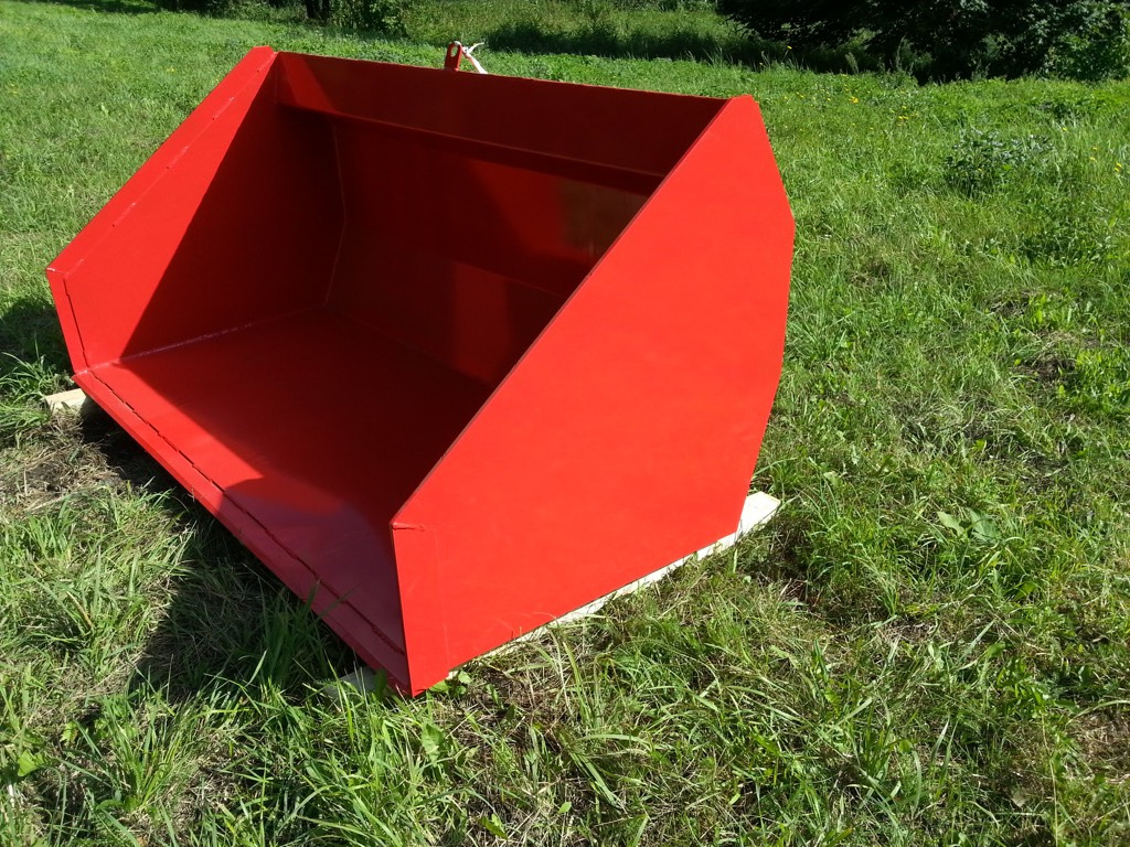 Agromet bucket with hydraulics ŁH-2500 for tractor - Voorladerbak voor Landbouwmachine: afbeelding 2 Agromet bucket with hydraulics ŁH-2500 for tractor - Voorladerbak voor Landbouwmachine: afbeelding 2