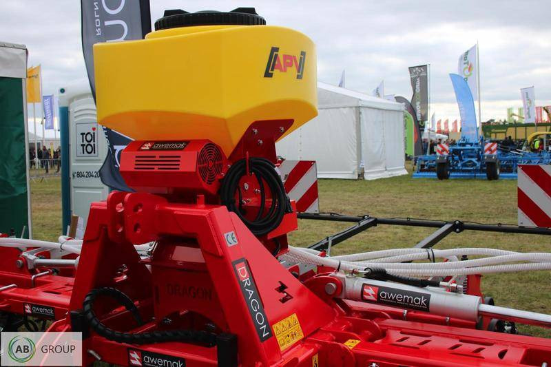 Awemak DRAGON TP 9 hydraulic folding inter-row cultivator - Grondbewerking toebehoor: afbeelding 4 Awemak DRAGON TP 9 hydraulic folding inter-row cultivator - Grondbewerking toebehoor: afbeelding 4