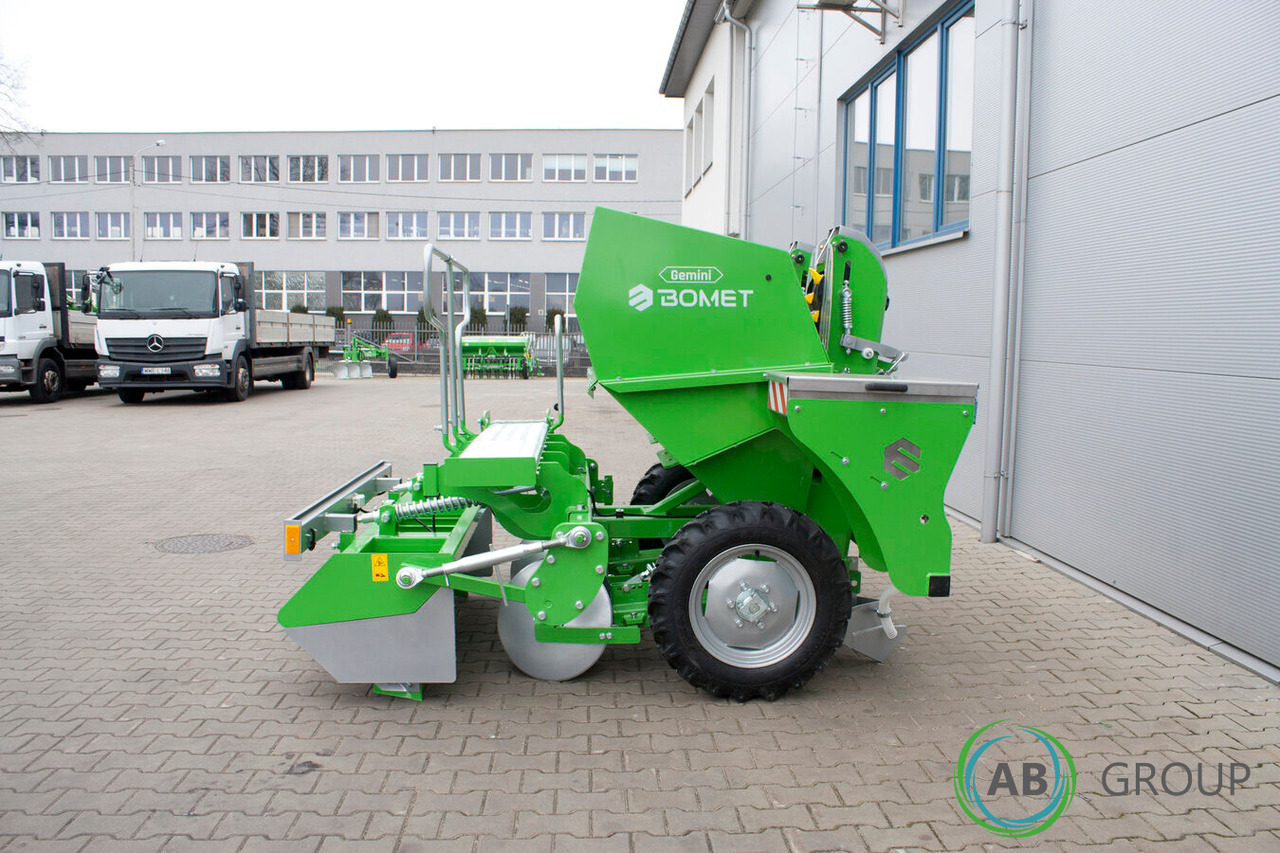 Bomet Gemini S339/1 two-row potato planter (inter-row width: 75 - 90 cm) - Aardappelpootmachine: afbeelding 2 Bomet Gemini S339/1 two-row potato planter (inter-row width: 75 - 90 cm) - Aardappelpootmachine: afbeelding 2