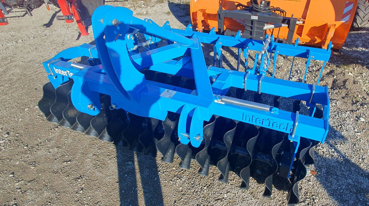 Inter-Tech agregat przedni talerzowy 2,5m z włóką na stanie - Schijveneg: afbeelding 1 Inter-Tech agregat przedni talerzowy 2,5m z włóką na stanie - Schijveneg: afbeelding 1