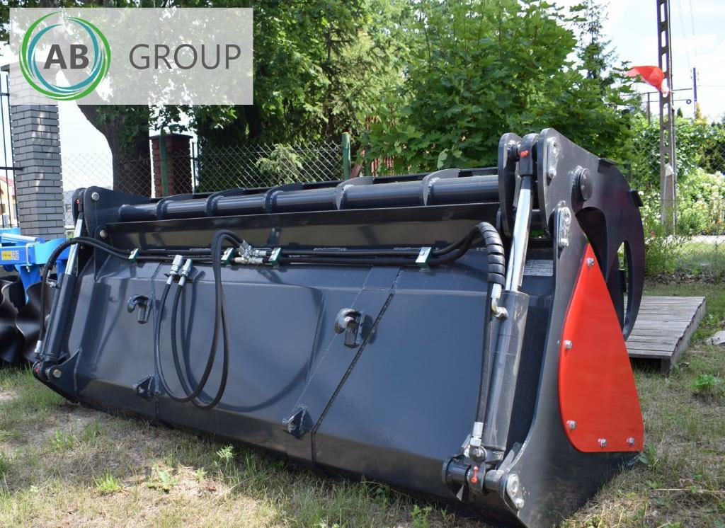 Inter-Tech bucket with grab burnt teeth 2,2 m, SLK09 - Voorladerbak: afbeelding 4 Inter-Tech bucket with grab burnt teeth 2,2 m, SLK09 - Voorladerbak: afbeelding 4