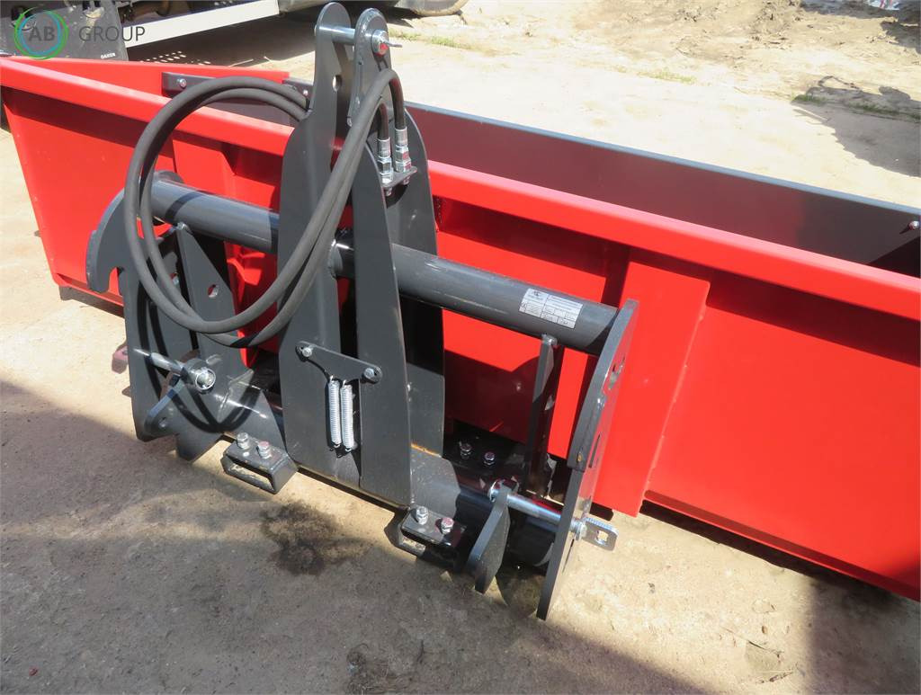 Inter-Tech hydraulic loading bucket 2.4 m, SS13 - Voorladerbak voor Landbouwmachine: afbeelding 4 Inter-Tech hydraulic loading bucket 2.4 m, SS13 - Voorladerbak voor Landbouwmachine: afbeelding 4