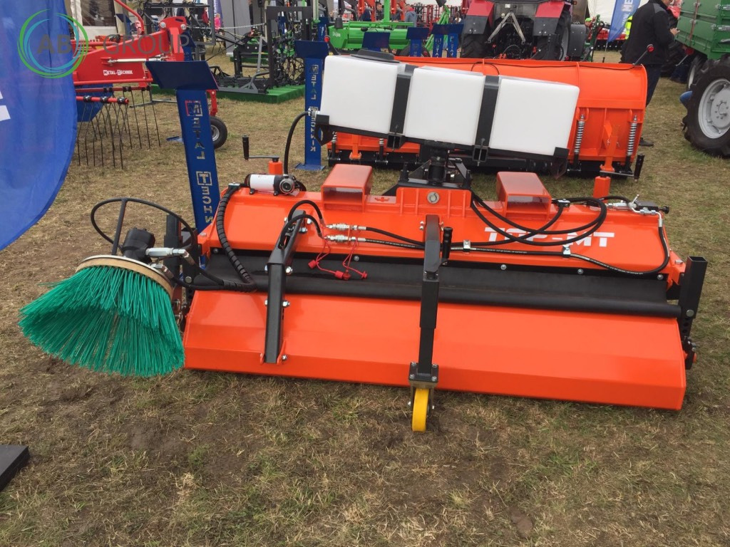 Metal-Technik TOP MT tractor road sweeper 2 m - Veeg voor Gemeentelijke machine/ Speciaal: afbeelding 1 Metal-Technik TOP MT tractor road sweeper 2 m - Veeg voor Gemeentelijke machine/ Speciaal: afbeelding 1