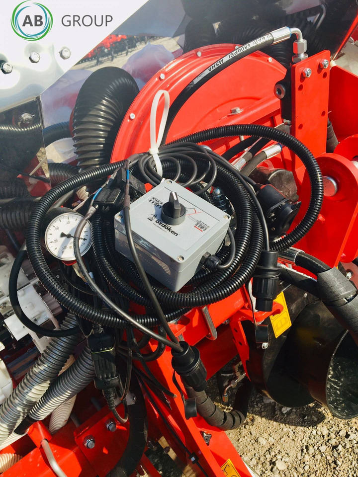 Ozdoken VPKT-DG8 eight-row pneumatic precision seeder with depth fertilization - Precisiezaaimachine: afbeelding 2 Ozdoken VPKT-DG8 eight-row pneumatic precision seeder with depth fertilization - Precisiezaaimachine: afbeelding 2