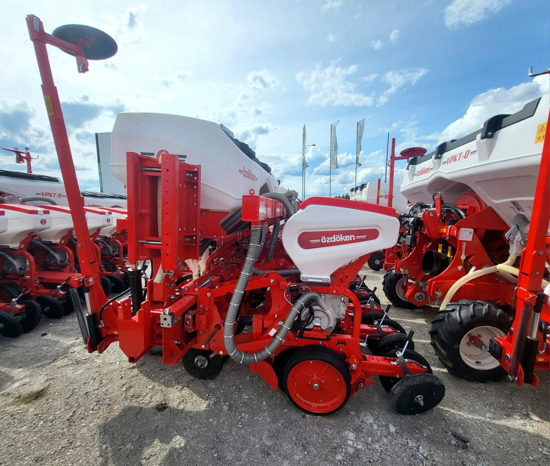 Ozdoken six-row pneumatic precision seeder, VPKT-DG6, PVC fertiliser tank - on stock - Precisiezaaimachine: afbeelding 3 Ozdoken six-row pneumatic precision seeder, VPKT-DG6, PVC fertiliser tank - on stock - Precisiezaaimachine: afbeelding 3