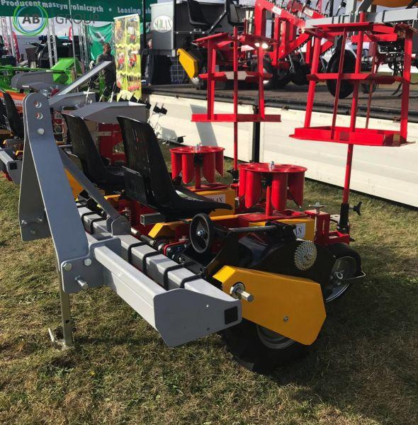 Semi-automatic carousel planter 2 rows Solan S219 K - Zaai-/ Plantmachine: afbeelding 1 Semi-automatic carousel planter 2 rows Solan S219 K - Zaai-/ Plantmachine: afbeelding 1