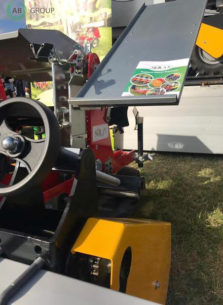 Solan S241-R semi-automatic grapple 2 row planter - Zaai-/ Plantmachine: afbeelding 4 Solan S241-R semi-automatic grapple 2 row planter - Zaai-/ Plantmachine: afbeelding 4