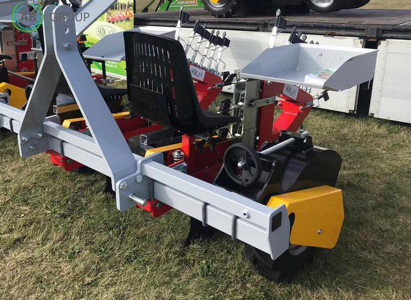 Solan S241-R semi-automatic grapple 2 row planter - Zaai-/ Plantmachine: afbeelding 1 Solan S241-R semi-automatic grapple 2 row planter - Zaai-/ Plantmachine: afbeelding 1