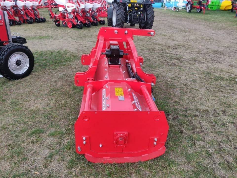 Toscano 2,4m flail mower - demo version - Klepelmaaier/ Mulcher: afbeelding 2 Toscano 2,4m flail mower - demo version - Klepelmaaier/ Mulcher: afbeelding 2