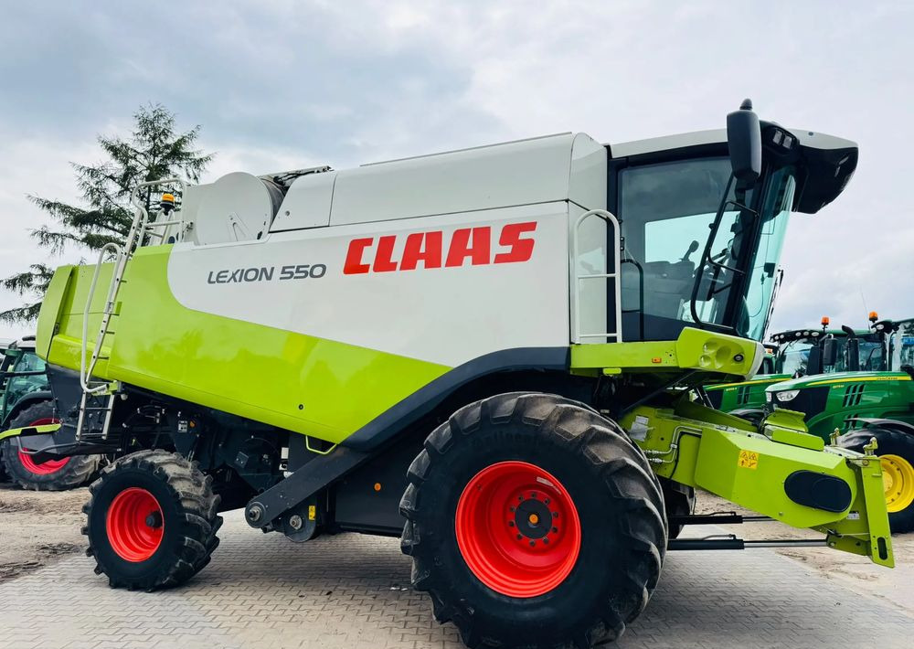 Claas Lexion 550 - Maaidorser: afbeelding 1 Claas Lexion 550 - Maaidorser: afbeelding 1