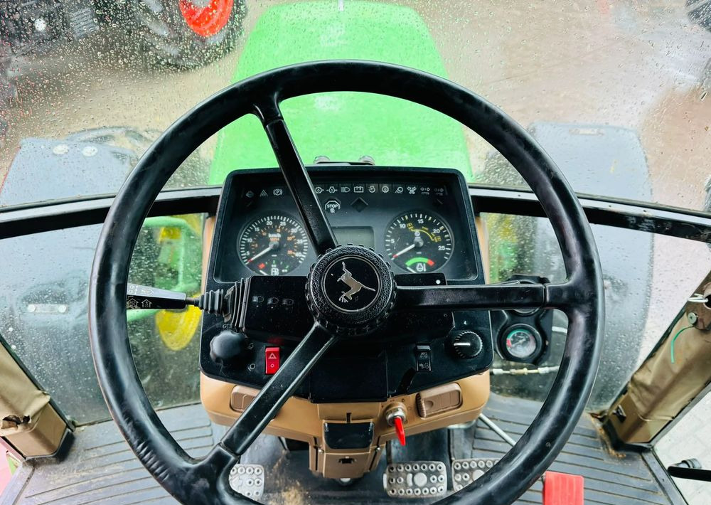 John Deere 6400 - Tractor: afbeelding 2 John Deere 6400 - Tractor: afbeelding 2