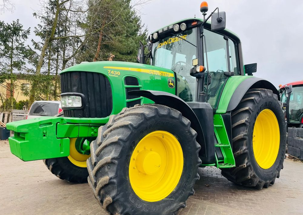 John Deere 7430 - Tractor: afbeelding 1 John Deere 7430 - Tractor: afbeelding 1