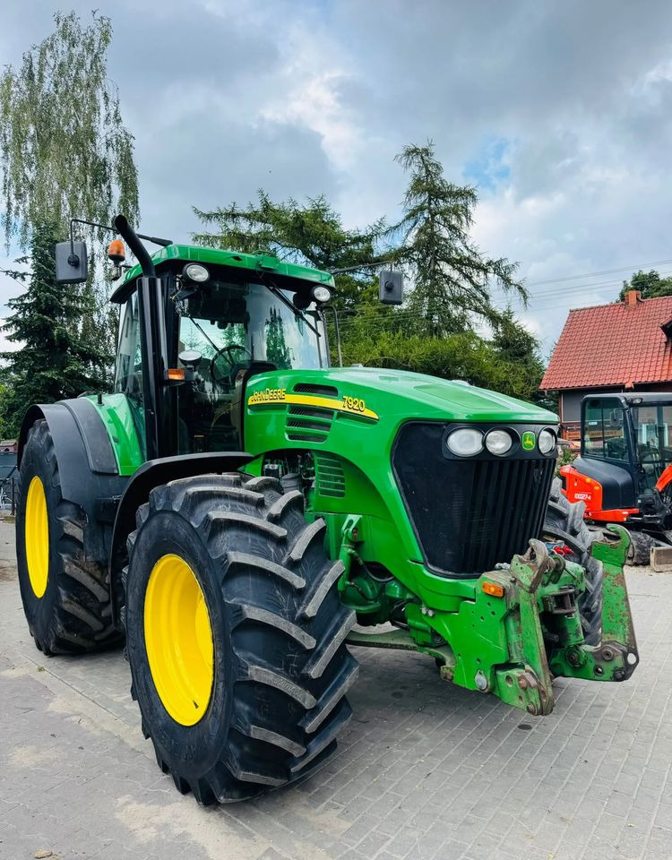 John Deere 7920 - Tractor: afbeelding 1 John Deere 7920 - Tractor: afbeelding 1