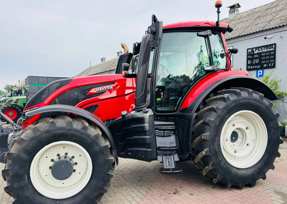 Valtra T154 - Tractor: afbeelding 5 Valtra T154 - Tractor: afbeelding 5