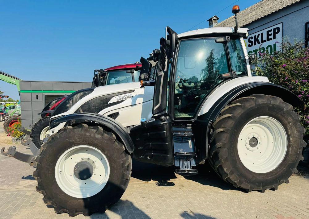 Valtra T174 UNLIMITED Versu - Tractor: afbeelding 4 Valtra T174 UNLIMITED Versu - Tractor: afbeelding 4